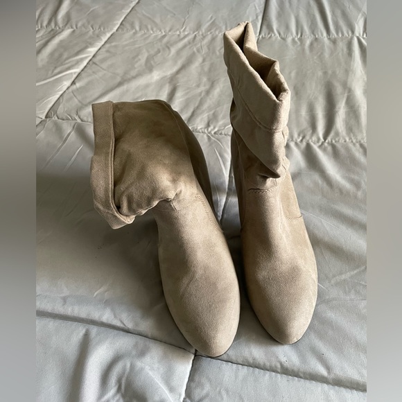 Express Slouchy Boots - Picture 2 of 8